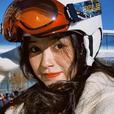 攀岩女孩儿